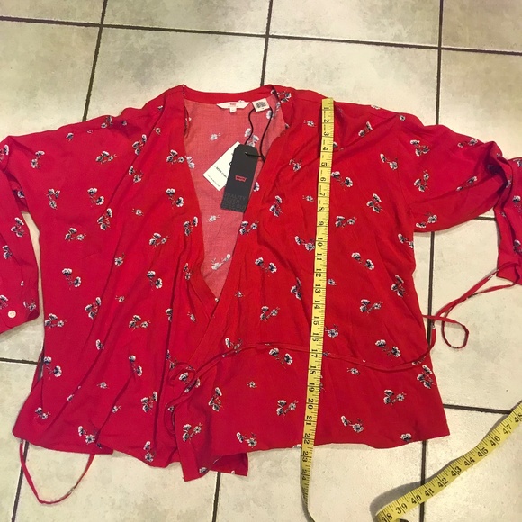 NWT Levi’s red floral viscose wrap top - Picture 10 of 16